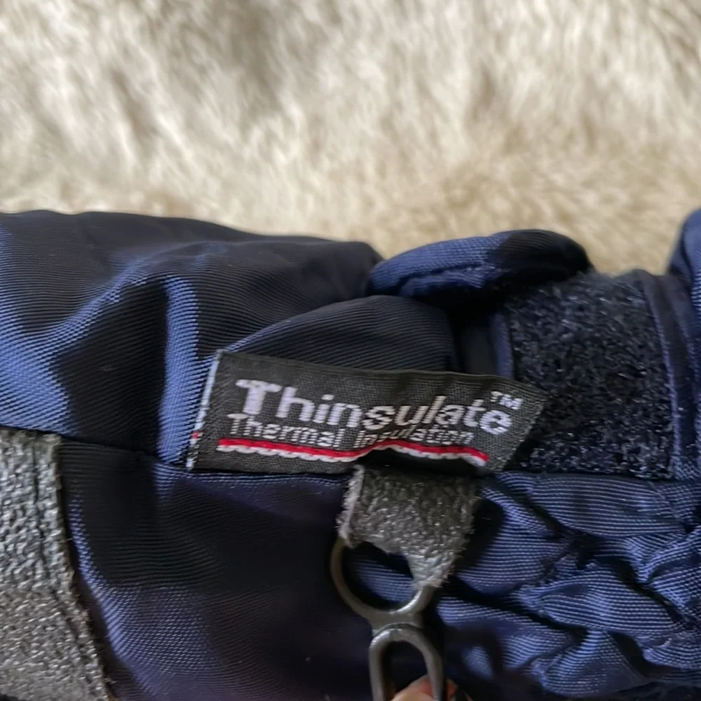 Gap navy blue kids L/XL mittens. Good for skiing/winter/ snowball fights